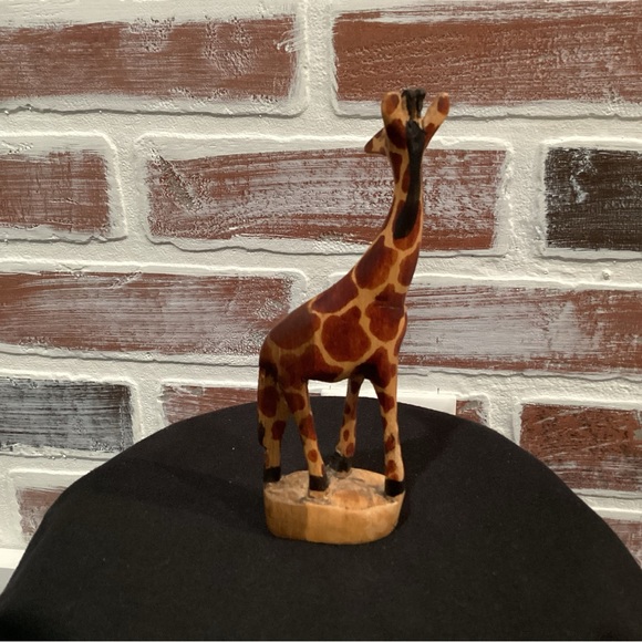 Solid Wood Giraffe - Nicely Detailed - Gently Used - Picture 3 of 8